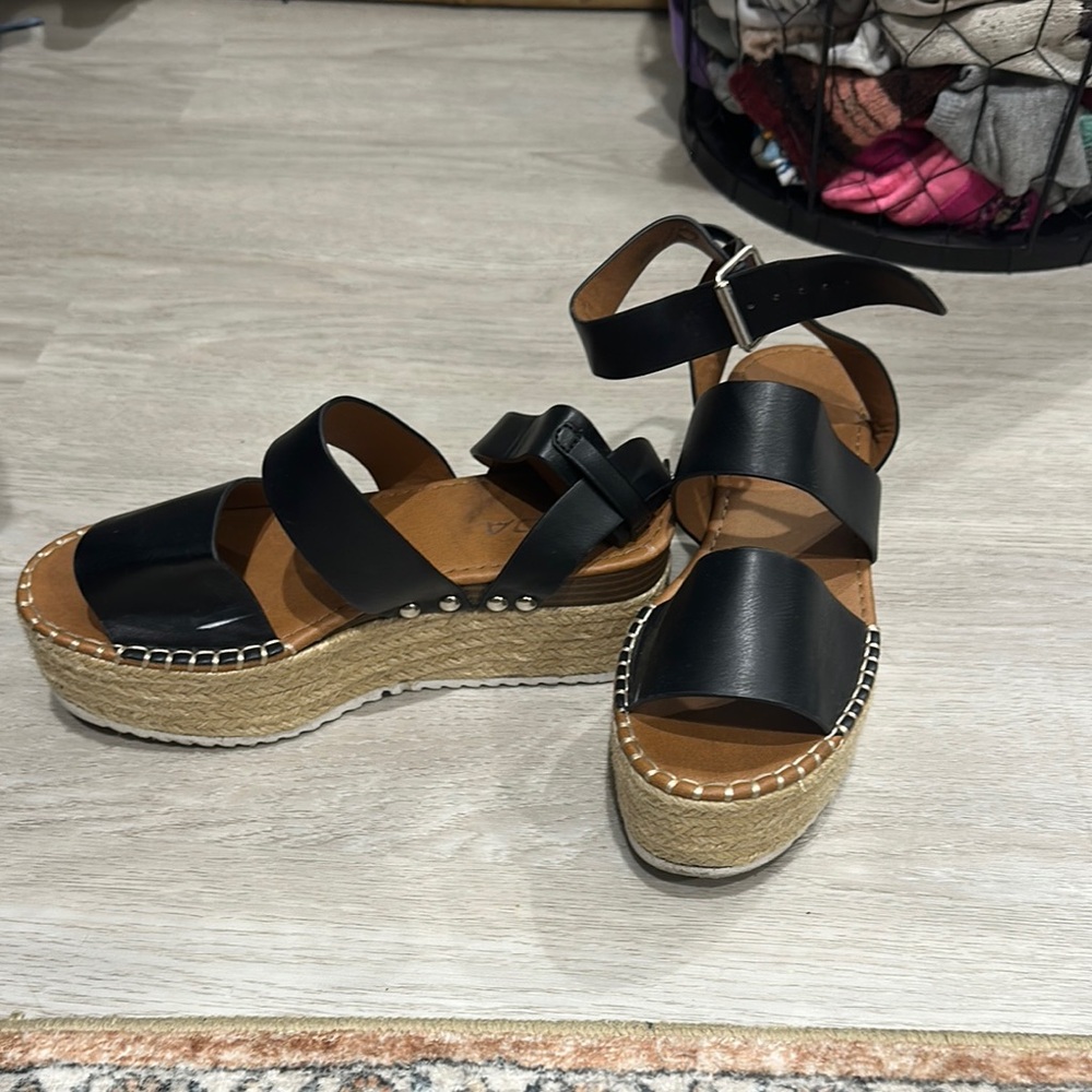 Stylish Black Platform Sandals